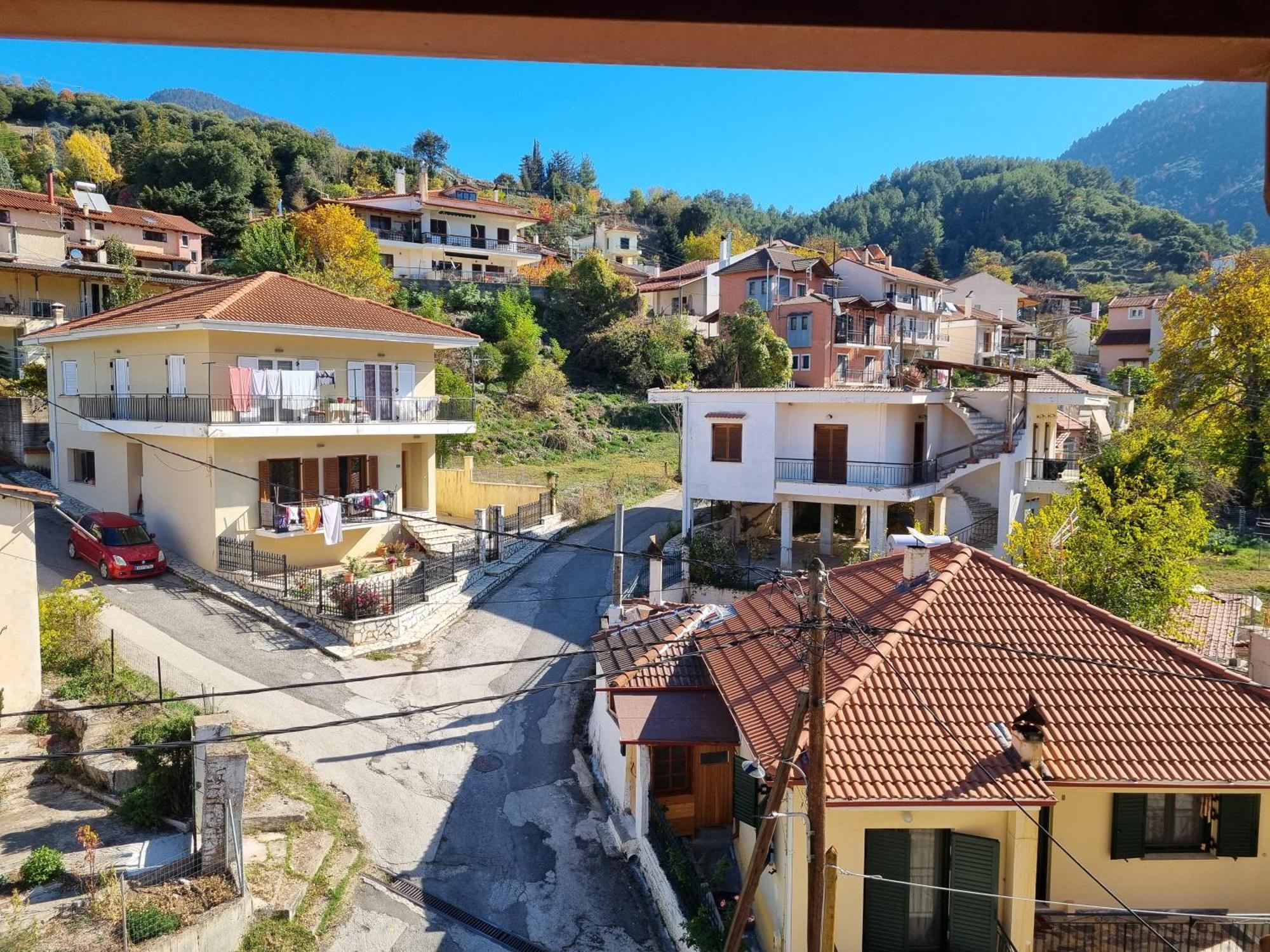 Kalavrita Krinides Apartment And Attics Exterior foto
